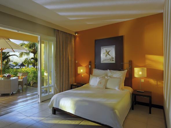 Le Victoria Hotel - bedroom 2